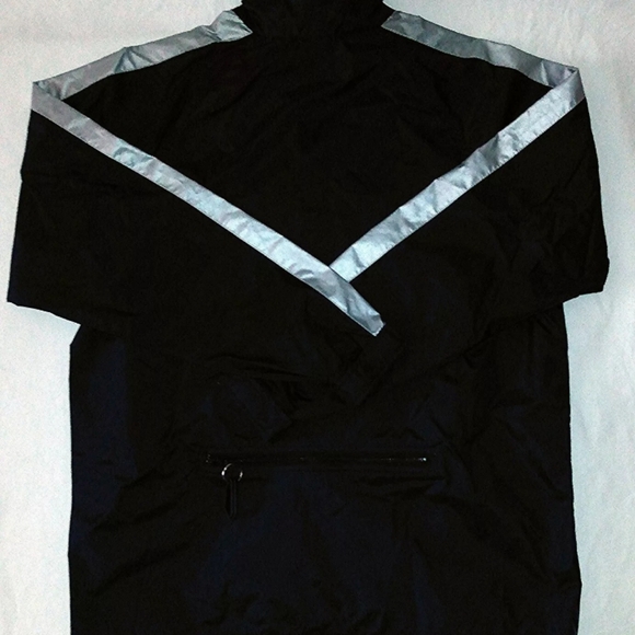 Men's Small NIKE Runner's Reflective Windbreaker - Picture 8 of 8